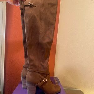BRAND NEW Madden Girl Chestnut Dallas Heeled Boots Size 7